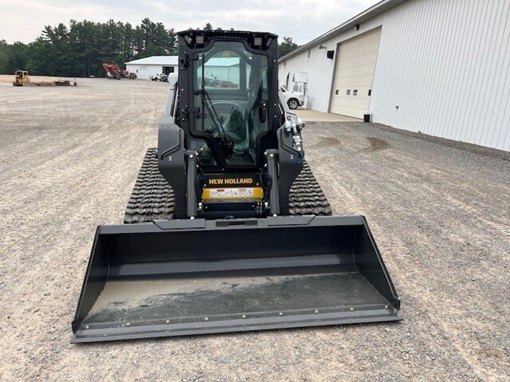 Image of New Holland 84" Low Profile Bucket Image 1