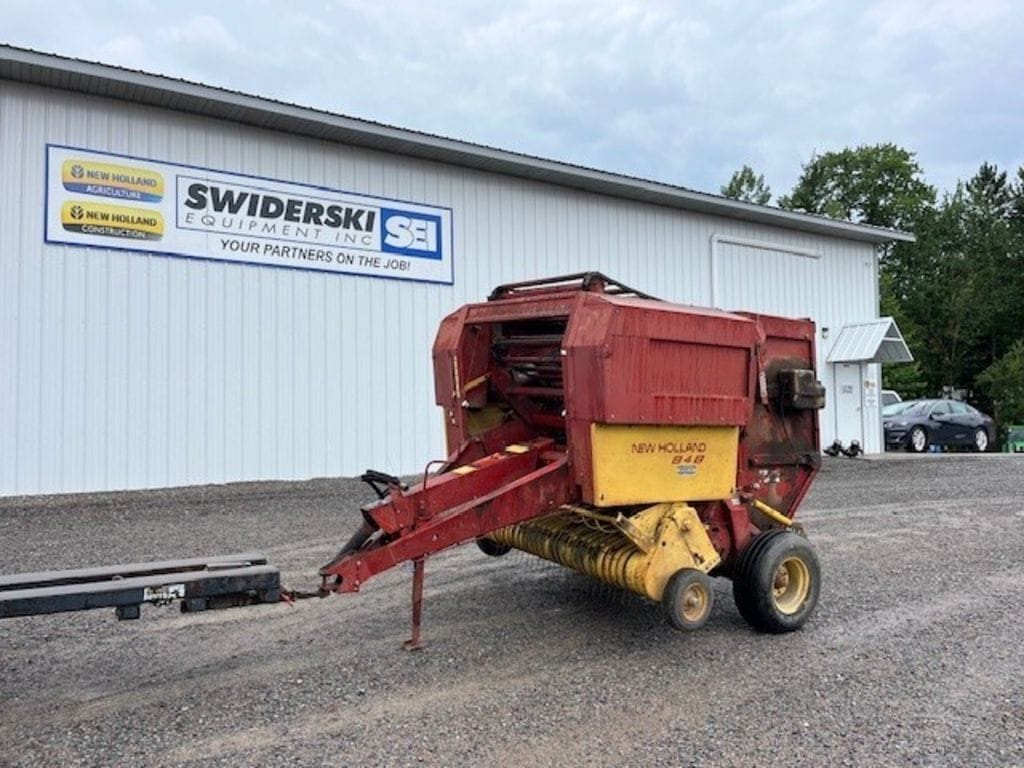 New Holland 848 Equipment Image0