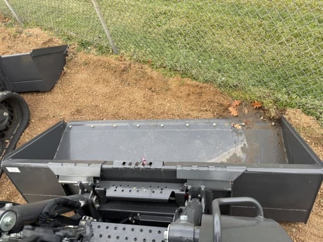 Image of New Holland 84" Low Profile Bucket equipment image 2