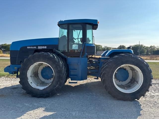 Image of New Holland 9682 equipment image 4