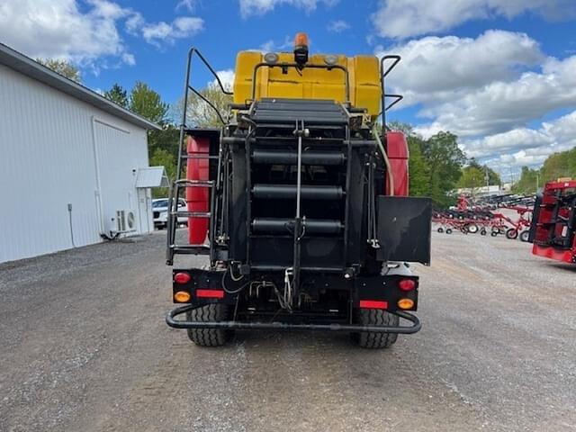 Image of New Holland Big Baler 330 CropCutter equipment image 1