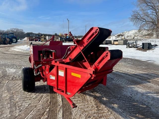 Image of New Holland BC5060 equipment image 4