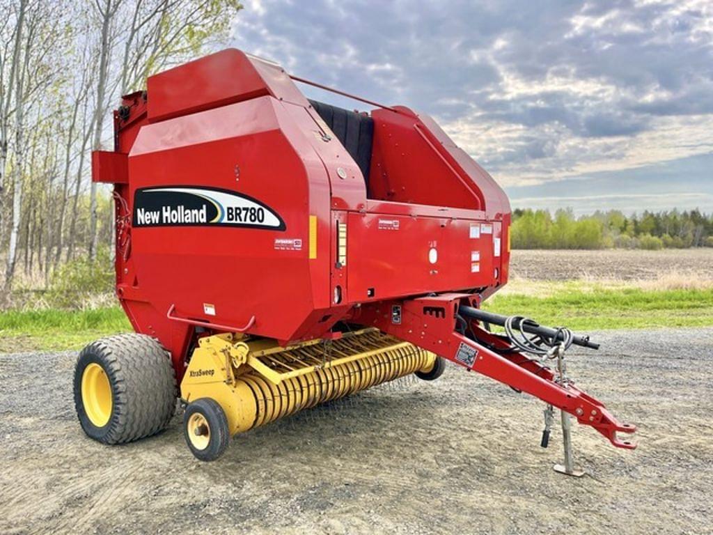 Image of New Holland BR780 Primary image