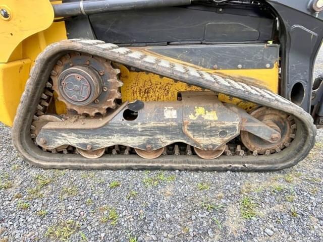 Image of New Holland C327 equipment image 3
