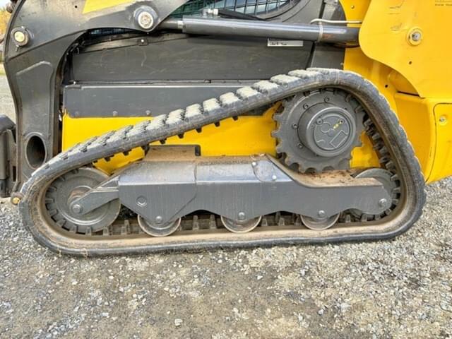 Image of New Holland C327 equipment image 3