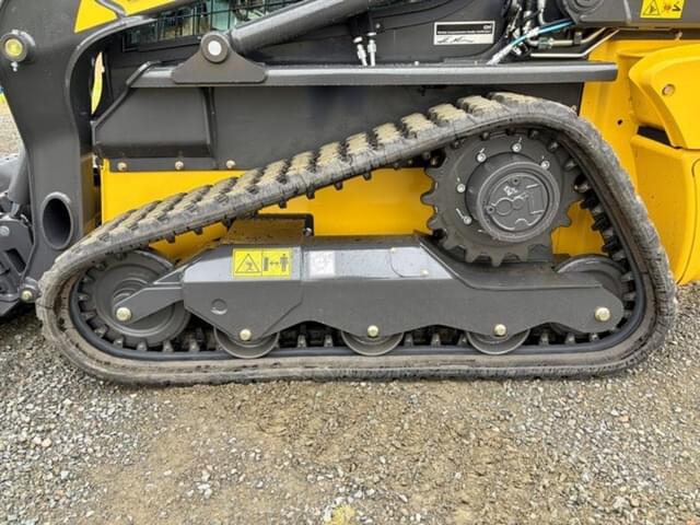 Image of New Holland C330 equipment image 3