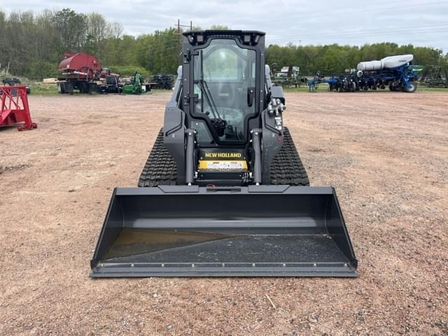 Image of New Holland C332 equipment image 1