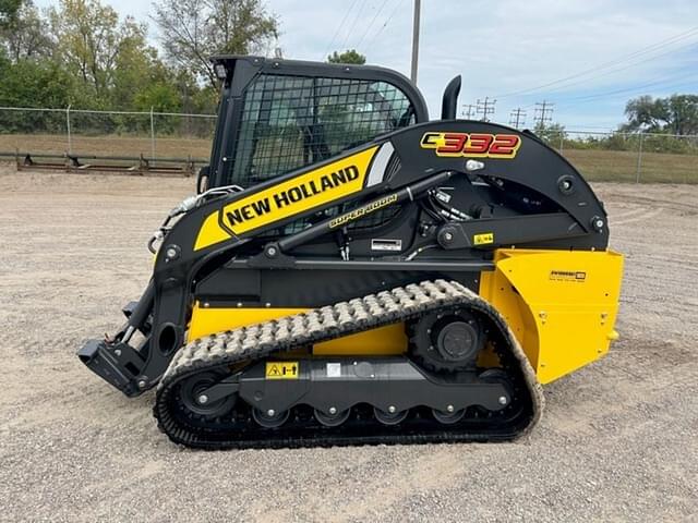 Image of New Holland C332 equipment image 1