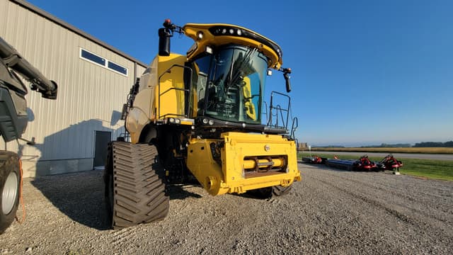Image of New Holland CR10.90 equipment image 4