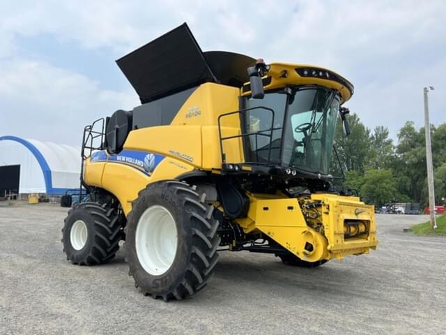 Image of New Holland CR8.90 equipment image 1