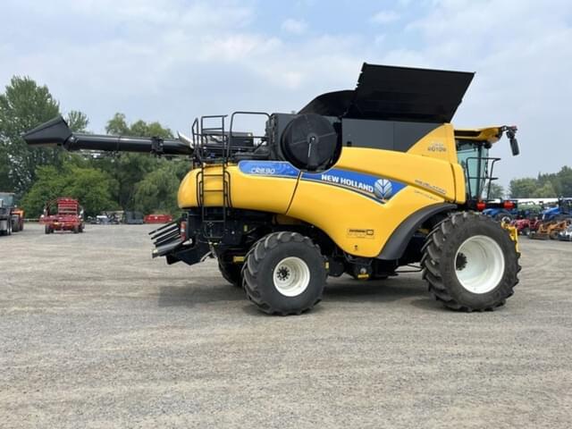 Image of New Holland CR8.90 equipment image 3