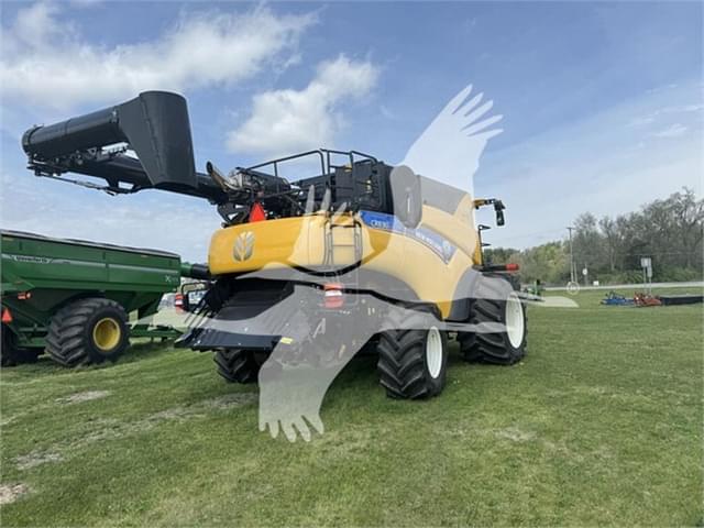 Image of New Holland CR8.90 equipment image 2