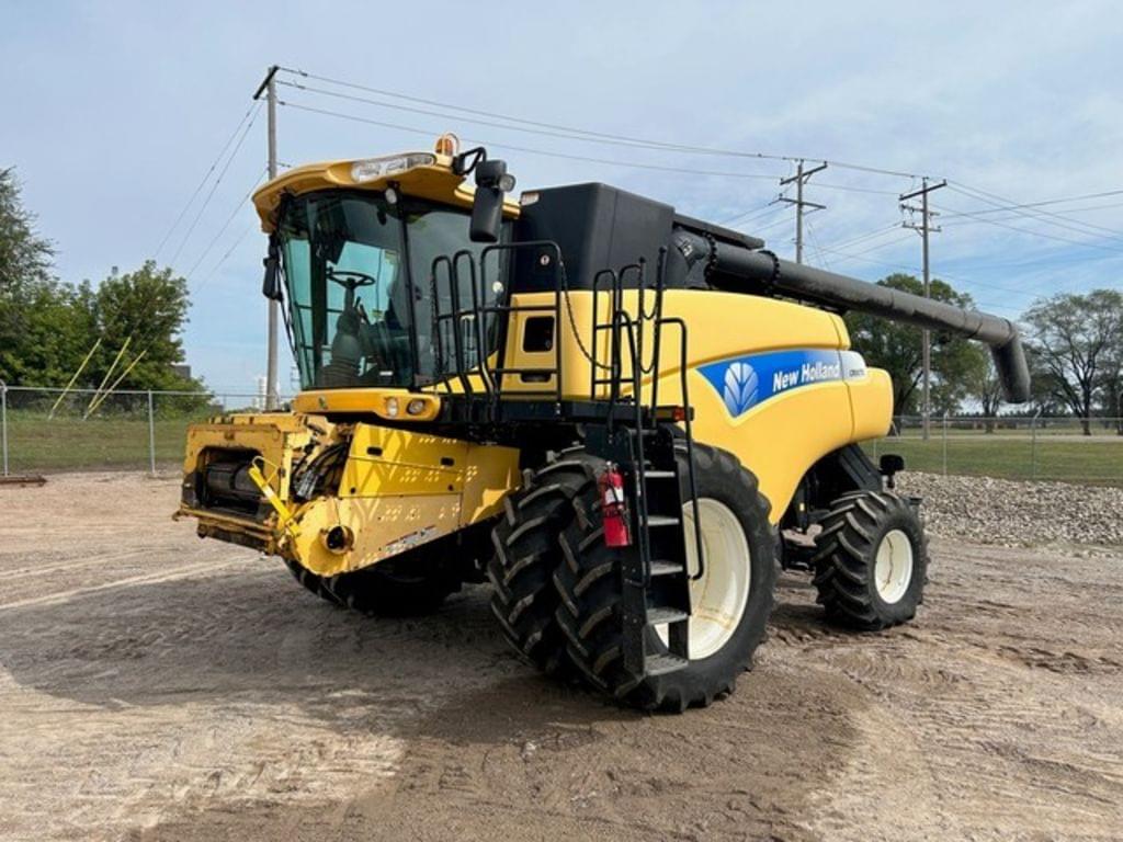 Image of New Holland CR9070 Primary image