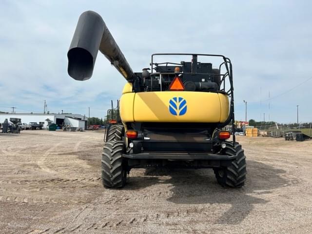 Image of New Holland CR9070 equipment image 4