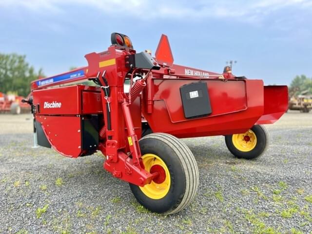 Image of New Holland 210 equipment image 4