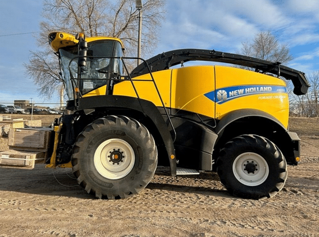 Image of New Holland FR550 equipment image 1