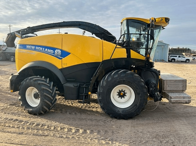 Image of New Holland FR550 equipment image 3