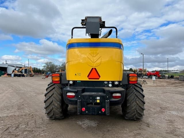 Image of New Holland FR600 equipment image 4