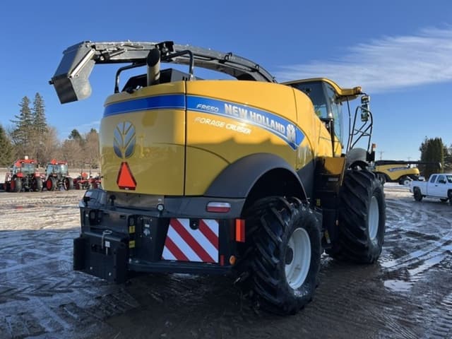 Image of New Holland FR650 equipment image 4