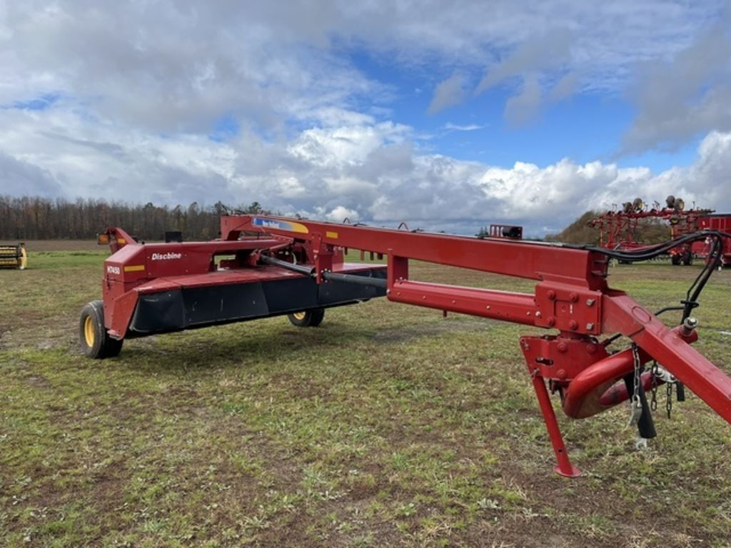 New Holland H7450 Equipment Image0