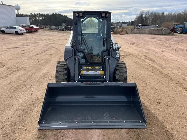 Image of New Holland L320 equipment image 1