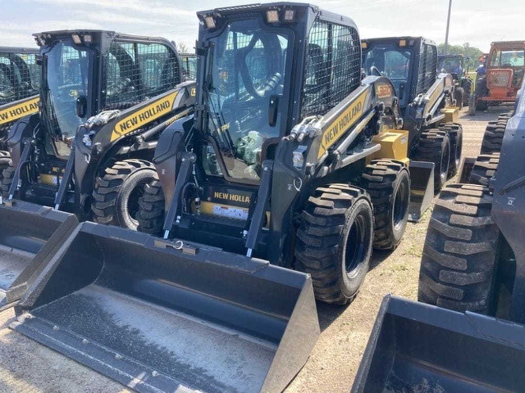 2024 New Holland L320 Equipment Image0