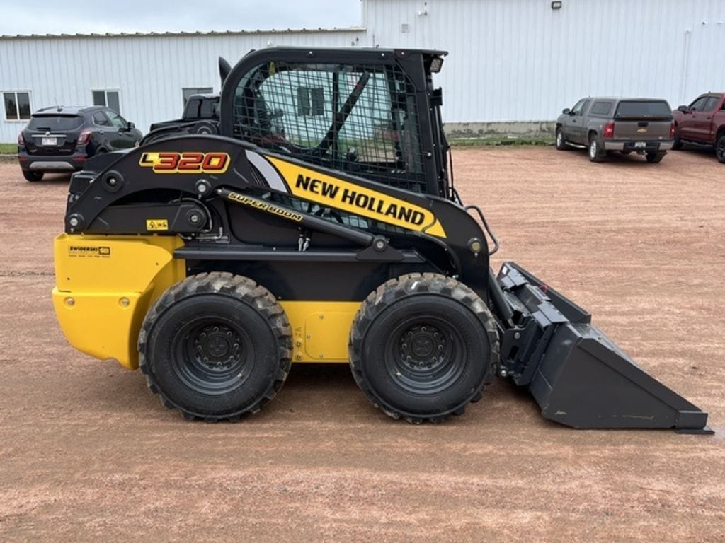 2025 New Holland L320 Equipment Image0