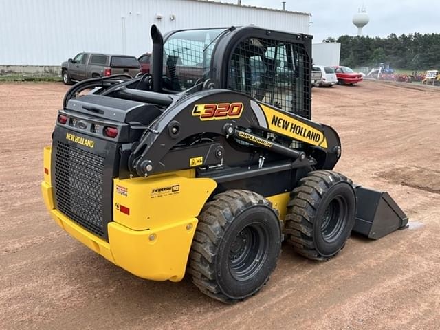 Image of New Holland L320 equipment image 1