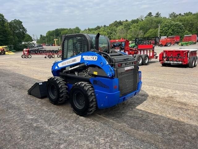 Image of New Holland L320 equipment image 4