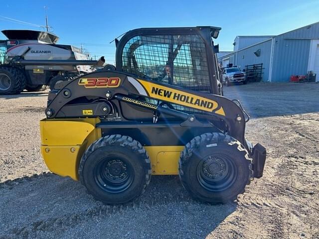 Image of New Holland L320 equipment image 3