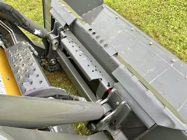 Image of New Holland L320 equipment image 3