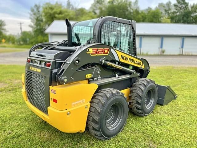 Image of New Holland L320 equipment image 2
