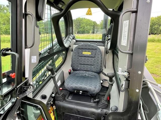 Image of New Holland L320 equipment image 4