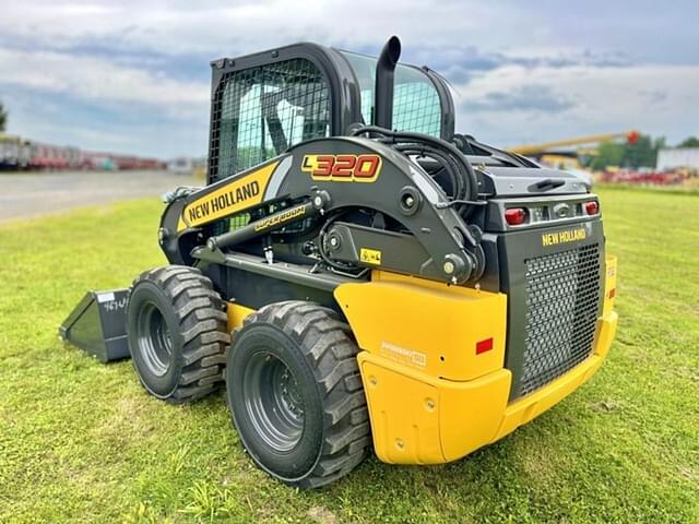 Image of New Holland L320 equipment image 1