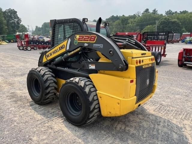 Image of New Holland L328 equipment image 4