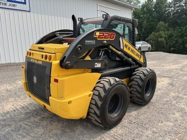 Image of New Holland L328 equipment image 2