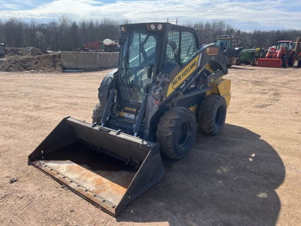 2021 New Holland L328 Equipment Image0