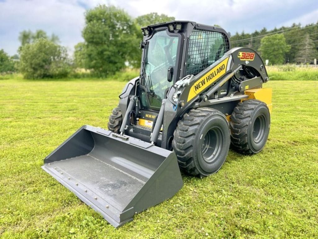 2025 New Holland L328 Equipment Image0