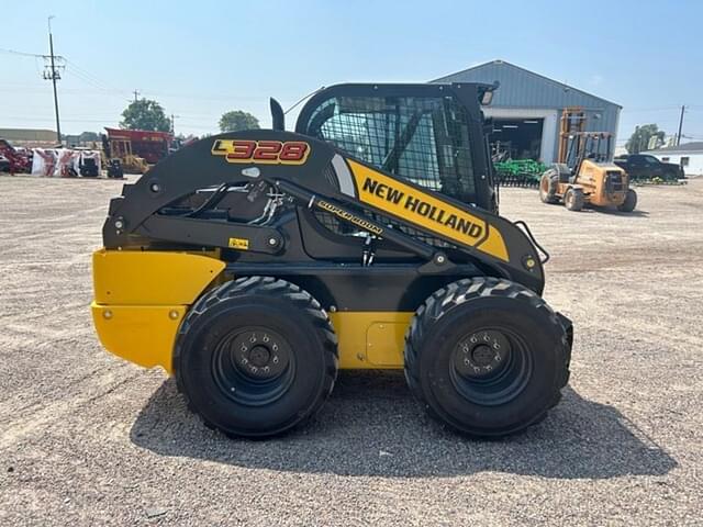 Image of New Holland C332 equipment image 3