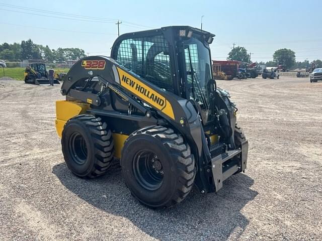 Image of New Holland C332 equipment image 2