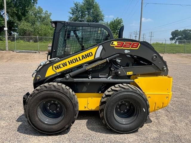 Image of New Holland C332 equipment image 1