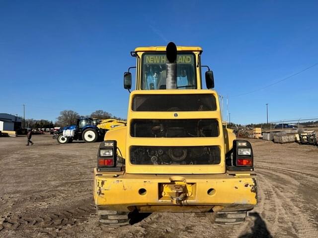 Image of New Holland LW130.B equipment image 4