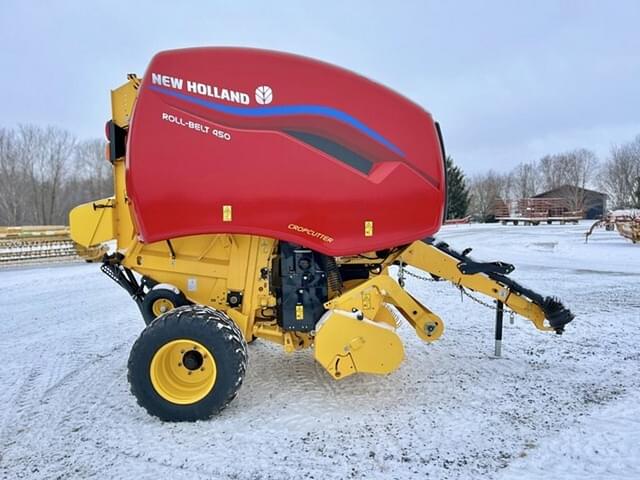 Image of New Holland RB450 CropCutter equipment image 3