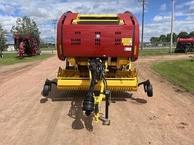 Image of New Holland RB450 CropCutter equipment image 1