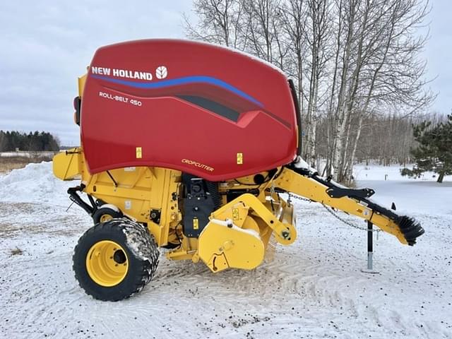 Image of New Holland RB450 CropCutter equipment image 2