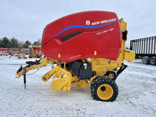 Image of New Holland RB450 CropCutter equipment image 3