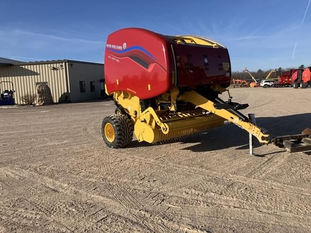 Image of New Holland RB450 CropCutter equipment image 4