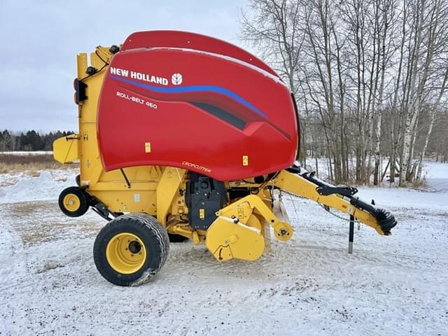 Image of New Holland RB460 CropCutter equipment image 3