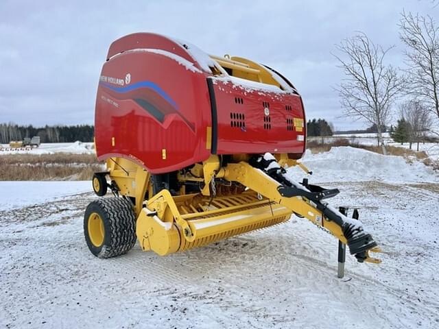 Image of New Holland RB460 CropCutter equipment image 1