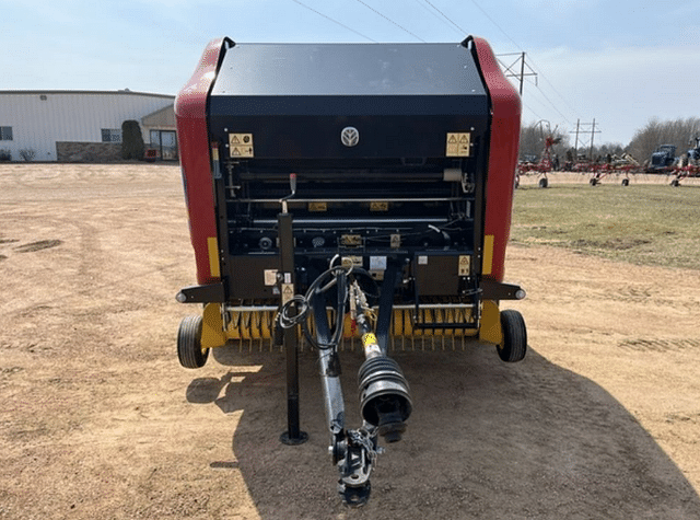 Image of New Holland RF450 Utility equipment image 4
